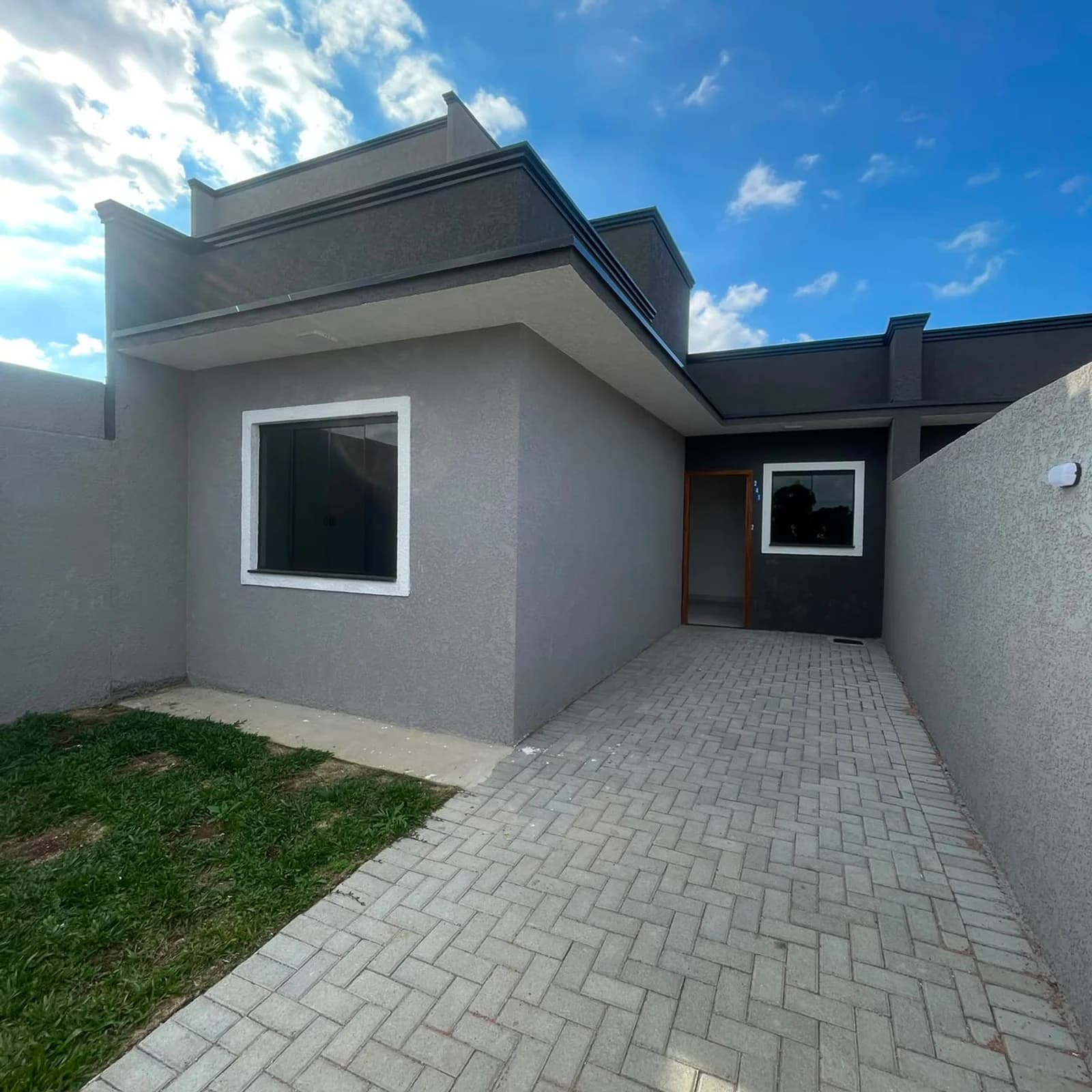 Casa 3 dorms com terreno amplo no Costeira, Araucária