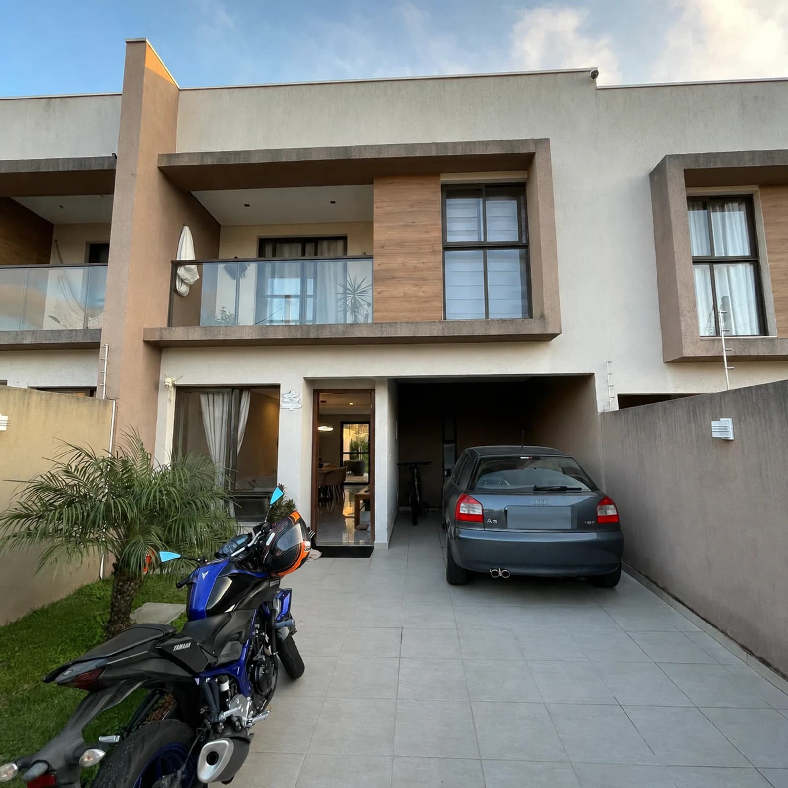Sobrado 3 dorms com quintal de 113m² no Loteamento Torres, Araucária