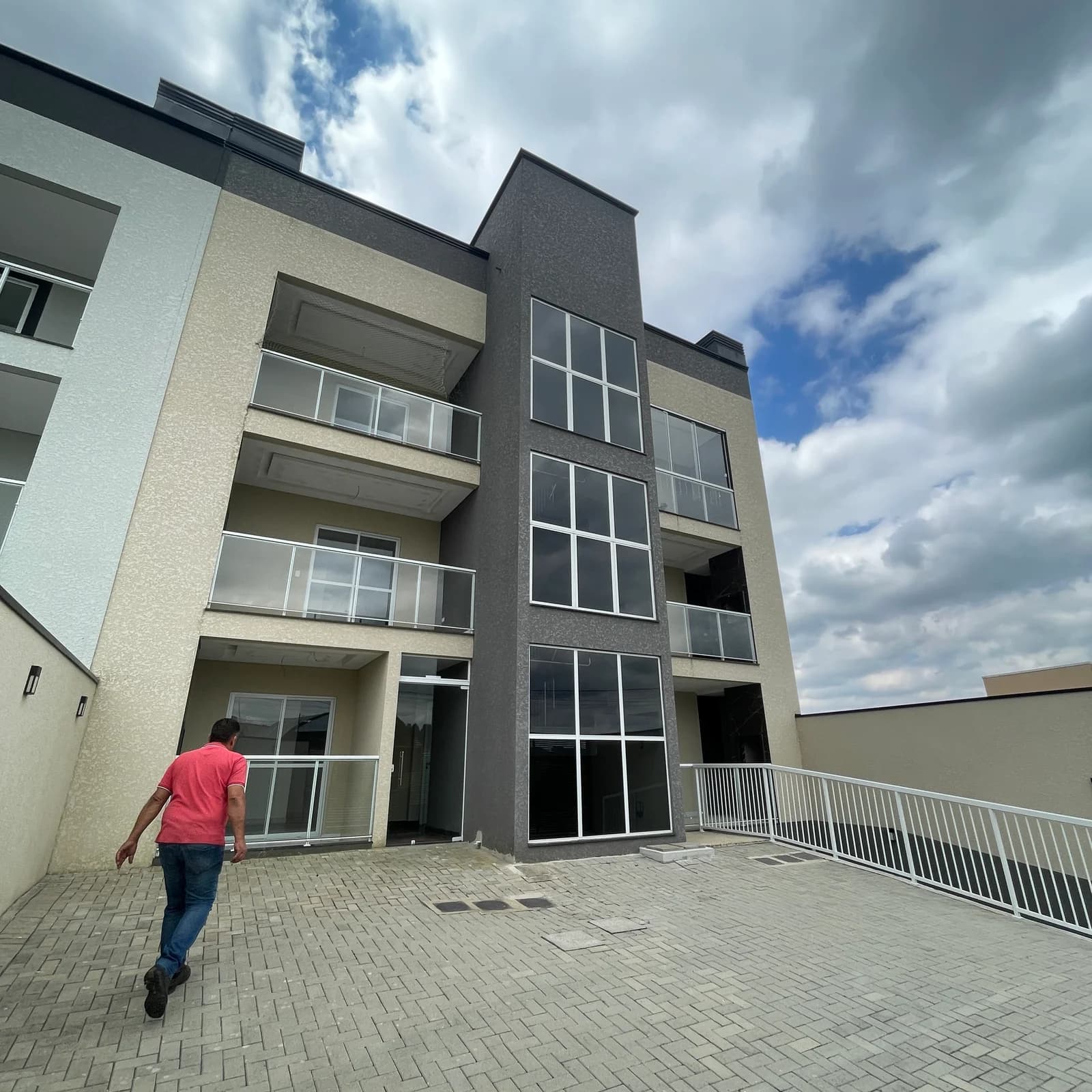 Apartamento 3 dorms com suíte no bairro Costeira